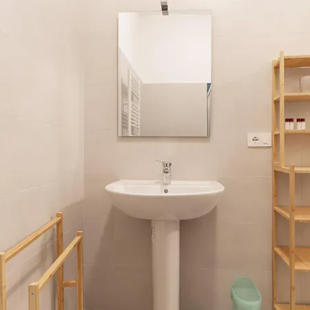 Apartman Guesthost - Comfy Near Gambara Mm1
